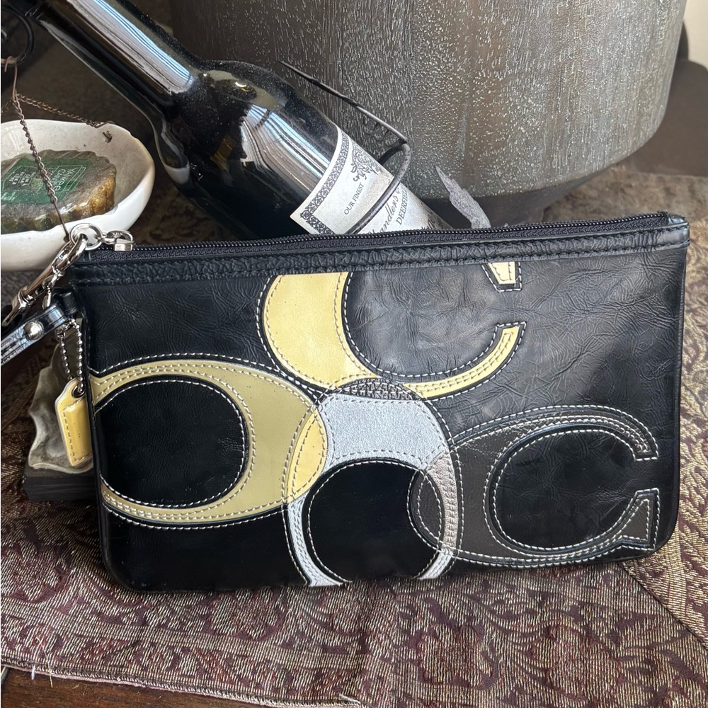 RARE AUTHENTIC COACH mix Leather Signature large zip top Clutch/Wristlet